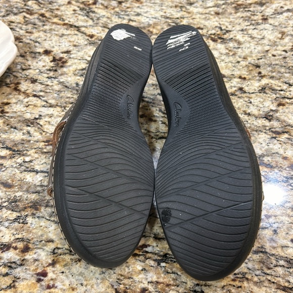 Clarks Ultimate Comfort Collection Bronze Sandals - Picture 5 of 6